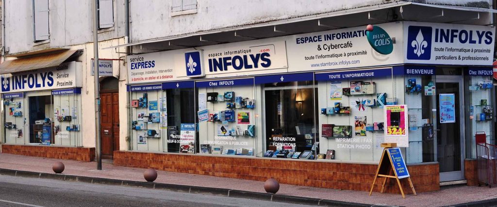 Le magasin informatique de proximité, dans une petit ville dans le gard.